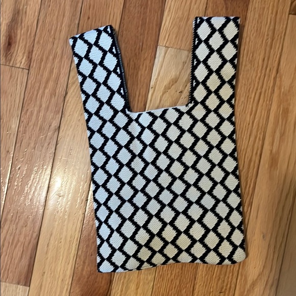 Chic Black and White Diamond Tote Hand  Bag - Picture 1 of 5